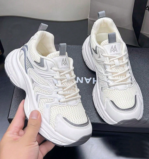 Comfortable Casual Sports Shoes For All Seasons